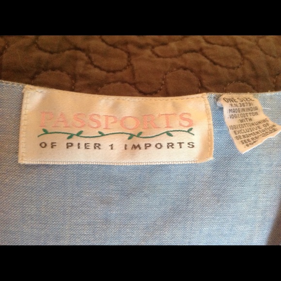 Hand Embroidered Womens Vest. Passports of Pier One Imports. One size. - Picture 4 of 6